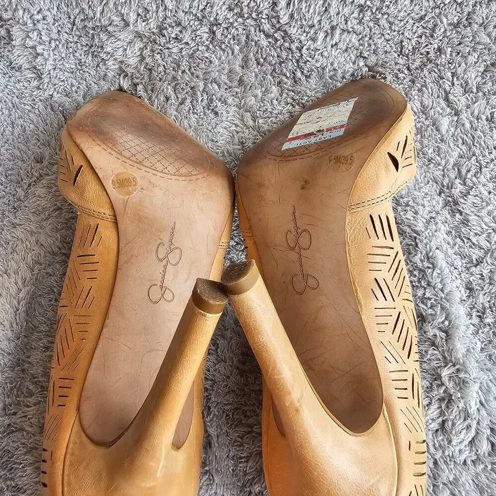 Jessica Simpson Women's Charie Perforated D-Orsay Dress Pump Heels Size 9.5M Tan - Picture 6 of 7